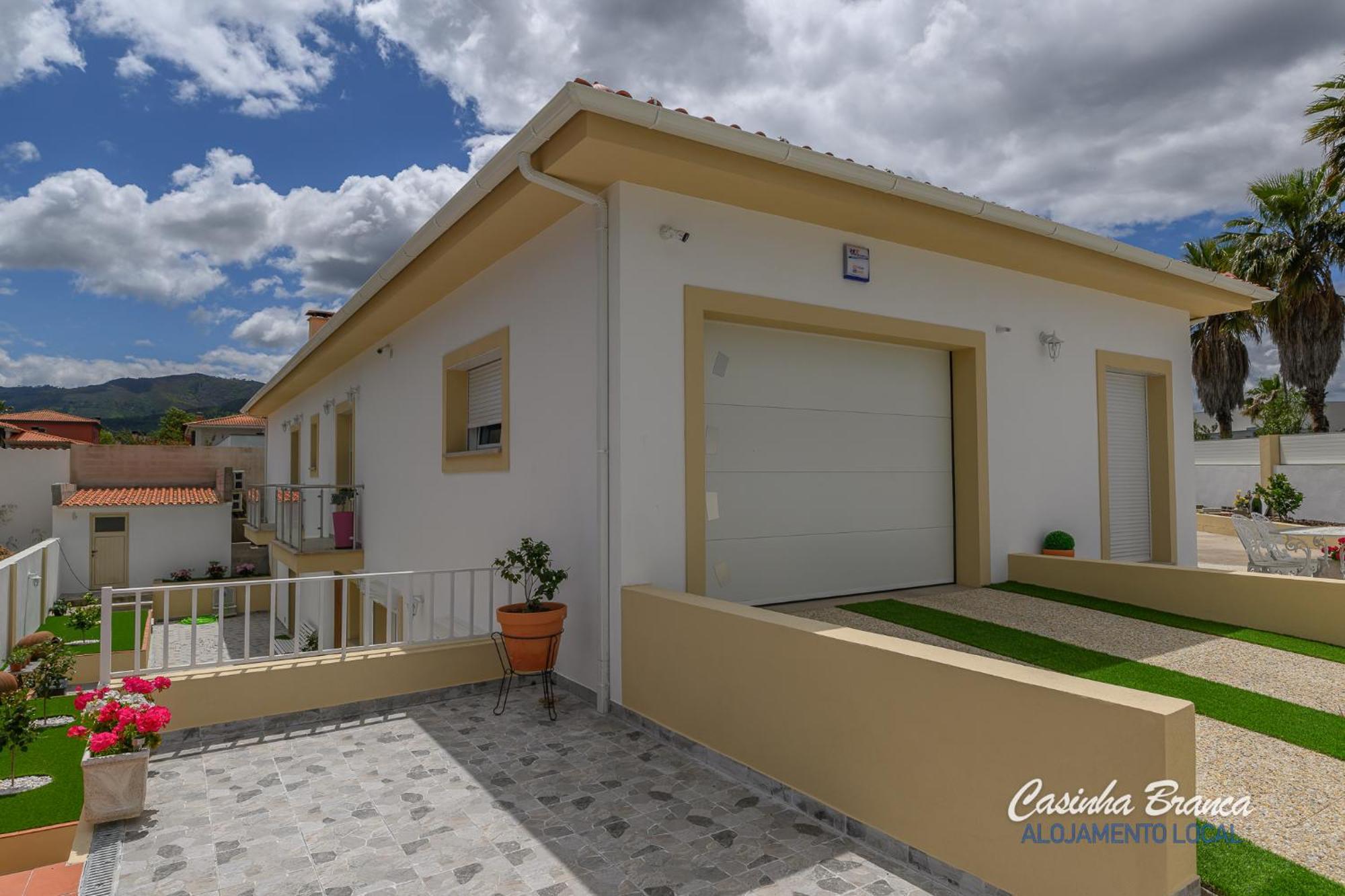 Casinha Branca Hotel Fundão Exterior photo